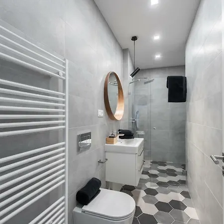 Luxury In Old Town Apartment *