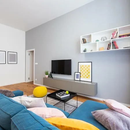 Luxury In Old Town Apartment