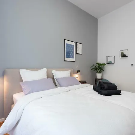 Luxury In Old Town Apartment